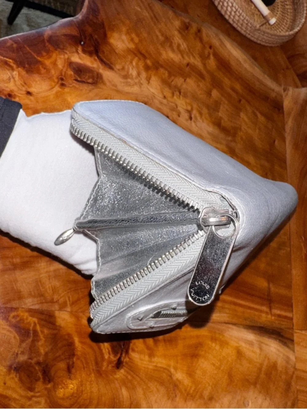 Louis Vuitton, authentic leather, Continental wallet, silver vantage - Picture 14 of 17